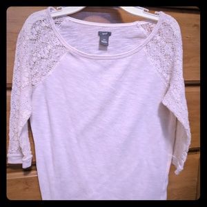 Sweater with lace sleeves